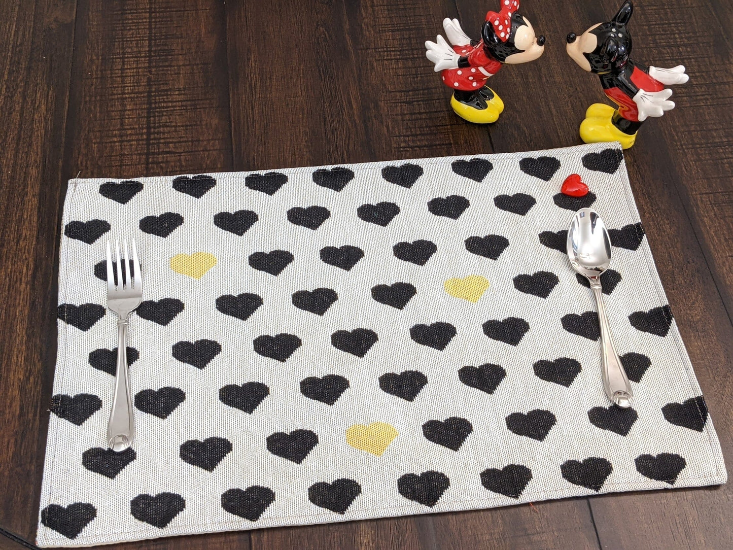 4 Piece Set Valentine Yellow And Black Hearts Placemats 13 By 19