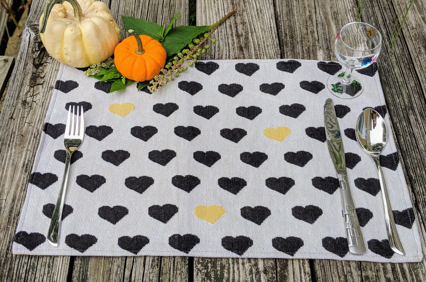 4 Piece Set Valentine Yellow And Black Hearts Placemats 13 By 19