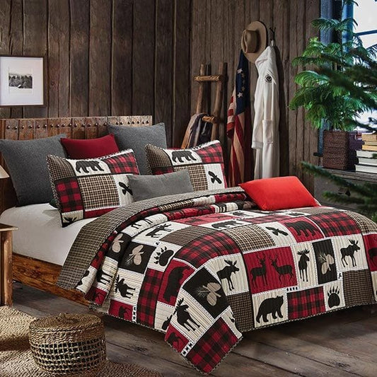 Enhance your bedroom with the Lodge Living Quilt Set for Queen or King Size Beds, featuring woodland wildlife and rich colors.