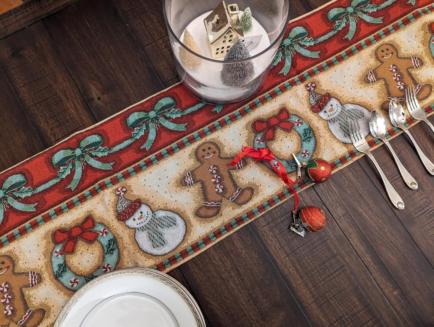 DaDa Bedding Gingerbread Snowman Table Runner Holiday Decor