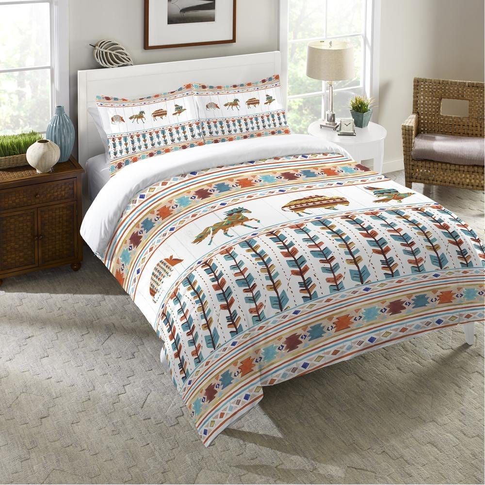 Aztec Summer Bedding Set with Southwestern Geometric Design and Multicolored Animal Accents