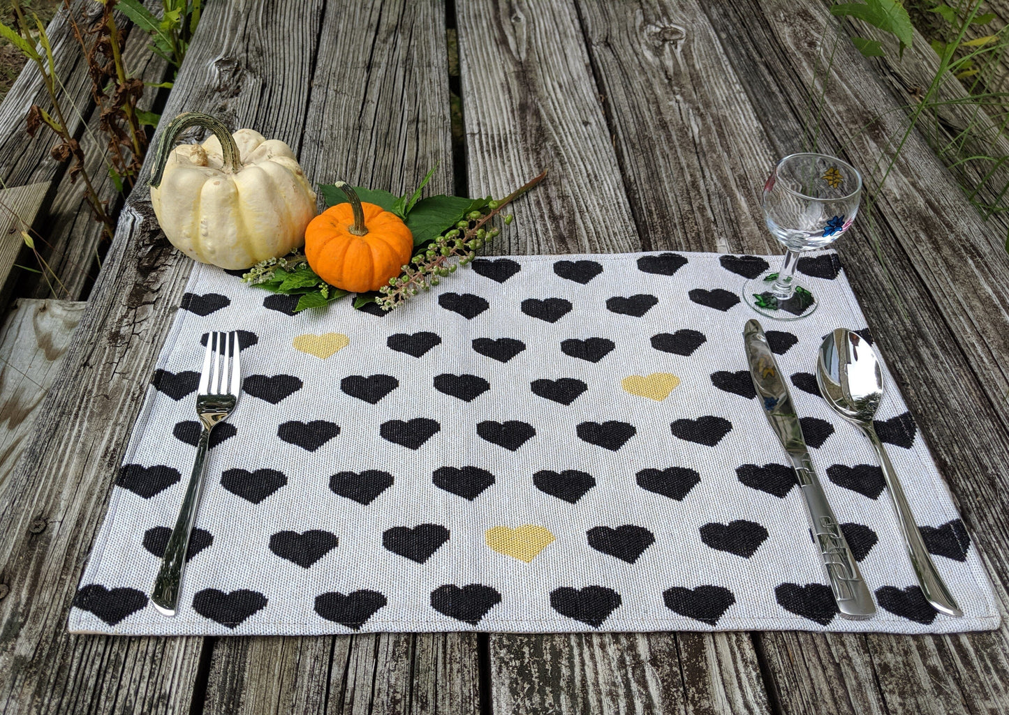 4 Piece Set Valentine Yellow And Black Hearts Placemats 13 By 19