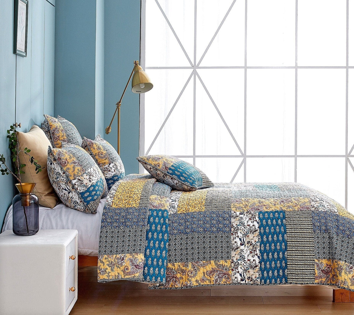 Honey Cove floral paisley cottage patchwork bedspread set detail