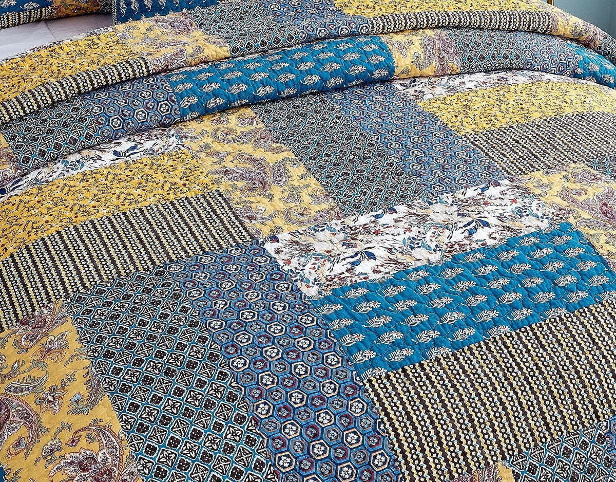 Honey Cove Garden floral paisley cottage patchwork bedspread set detail.