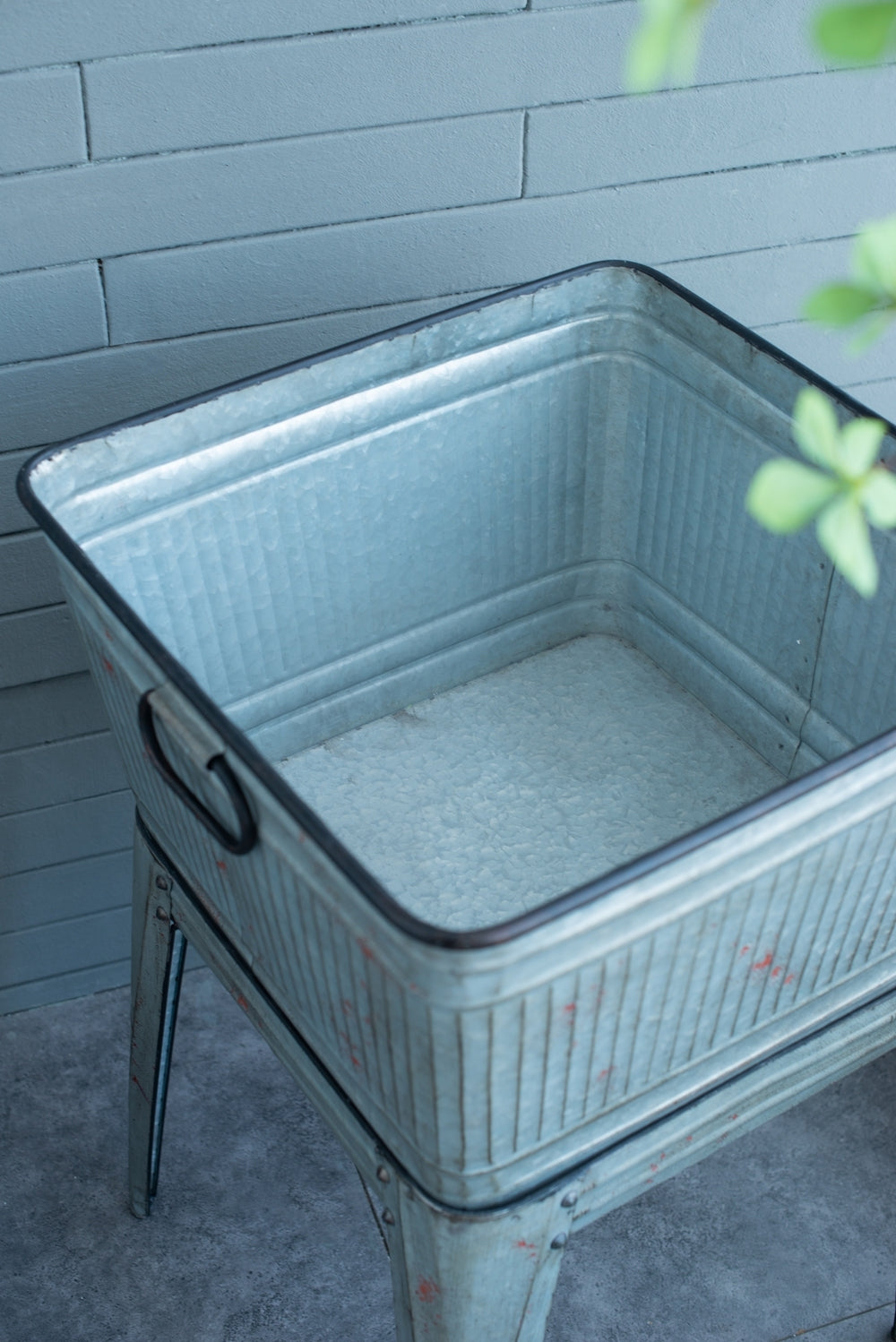 Galvanized Tub On Stand Plant Pot Holder For Gardeners