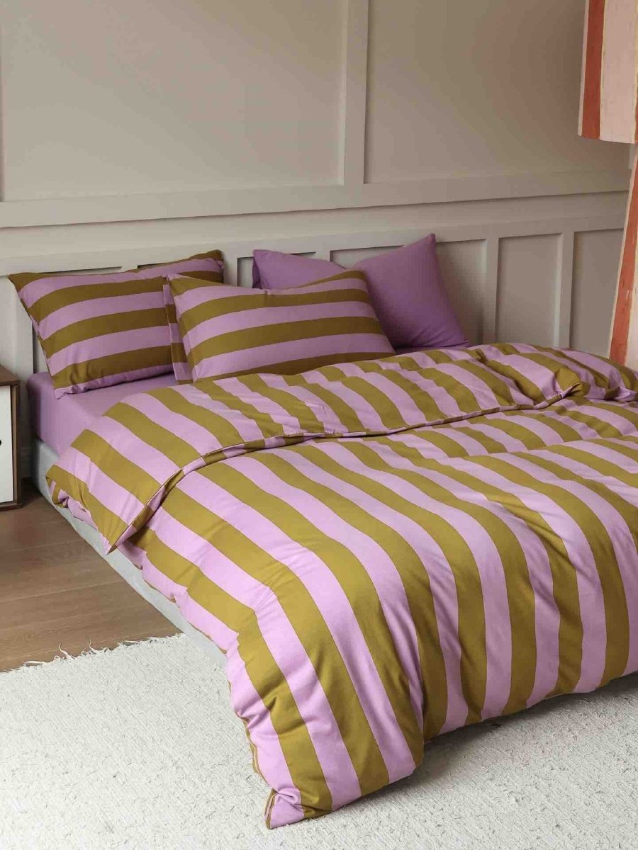 Dopamine Dream Stripe Bedding Set with Pillowcases & Fitted Sheet