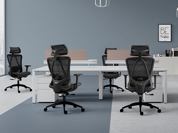 Ergonomic mesh office chair with adjustable headrest and lumbar support