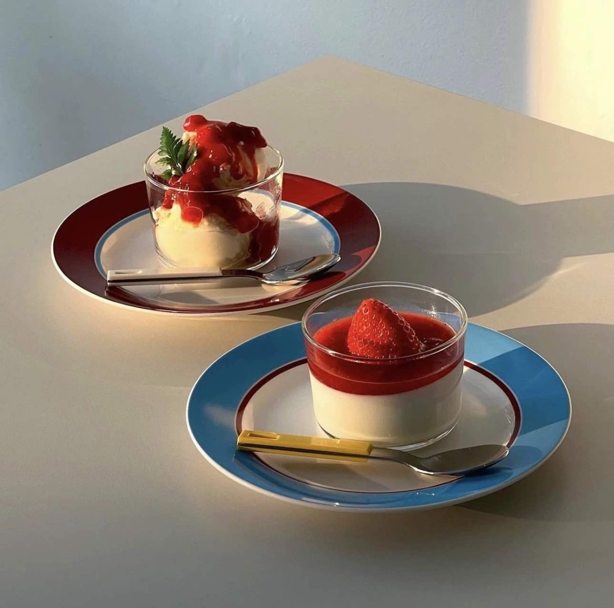 Retro Ceramic Salad Dessert Plate Set of 4 Pcs - Elegant Dining