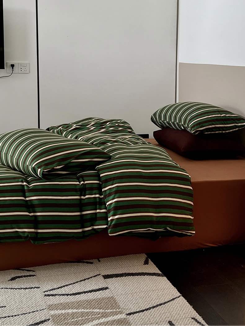 Vintage-Inspired Striped Organic Cotton Duvet Cover Set with Pillowcases & Fitted Sheet