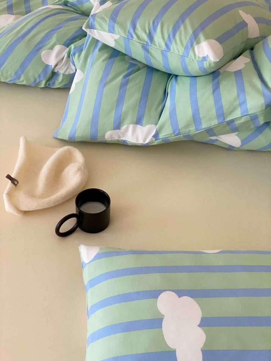 Charming Cotton Cloud Stripe Duvet Cover Set with Pillowcases for Cozy Comfort